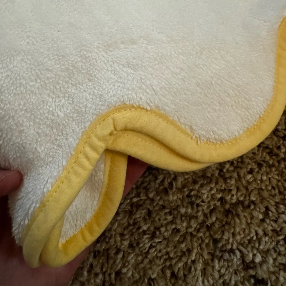 Kassatex Chairish Scallop Edge Towel Collection - Hand Towel NWT Yellow White